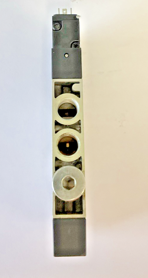 FESTO CPE18-M1H-5L-1/4 SOLENOID VALVE 10BAR W/ MSEB-3-24V SOLENOID COIL 24VDC