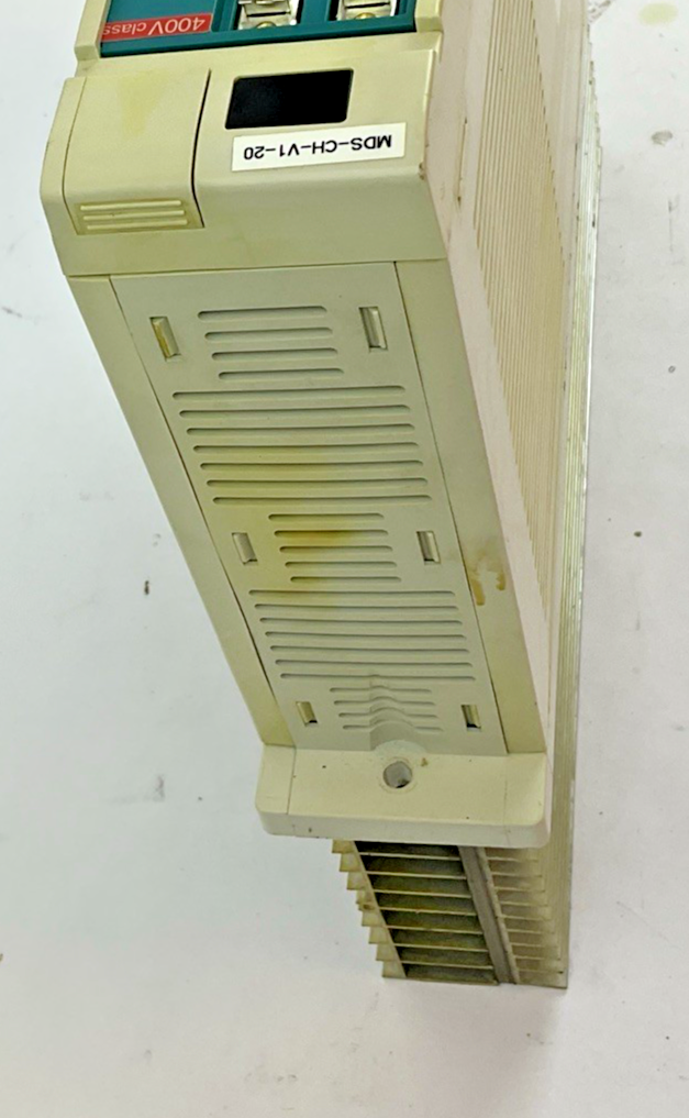 MITSUBISHI MDS-CH-V1-20 SERVO DRIVE UNIT 2KW 648V H/W VER.K 240HZ 4.6A