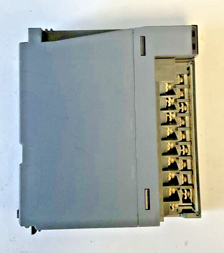 MITSUBISHI QY50 OUTPUT UNIT 12/24VDC 0.5A
