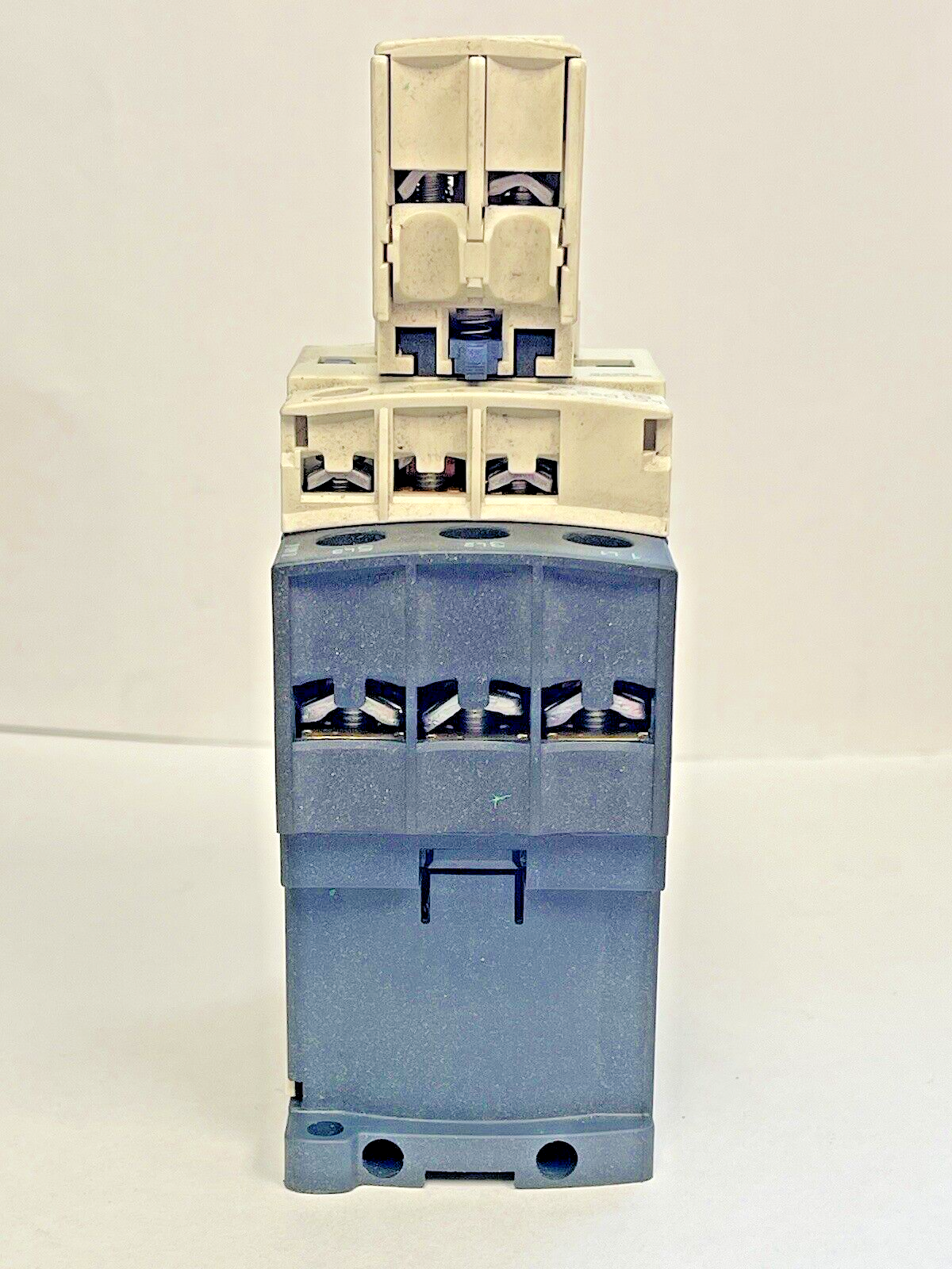 SCHNEIDER ELECTRIC - LC1D32 - CONTACTOR 24VDC & SCHNEIDER LADN20 - CONTACT BLOCK