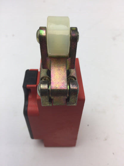 ALLEN BRADLEY 802A-C14P4-S7 LIMIT SWITCH 300V 10A SERIES A