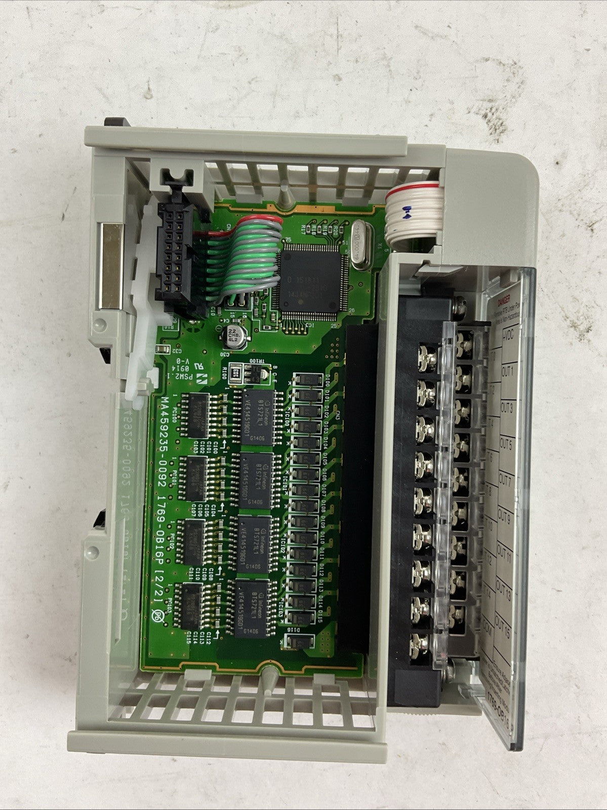ALLEN BRADLEY 1769-OB1P SER B DIR/VER 95320753/04 F/W EREV 3.1 16PT 24VDC OUTPUT