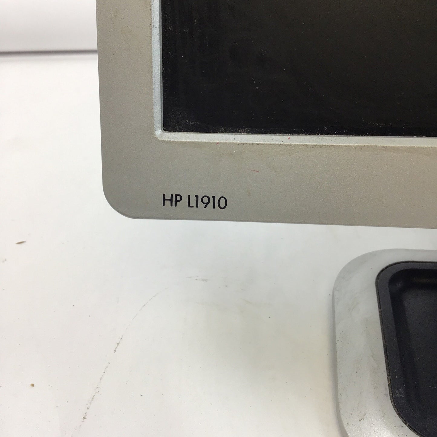 HEWLETT PACKARD (HP) L1910 MONITOR 19"