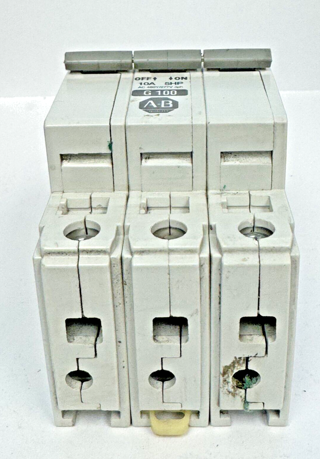 ALLEN-BRADLEY - 1492-CB3-G100 SER. C - MOTOR CONT.- 3P, 10 A, 277 V, 5 HP, 3PH