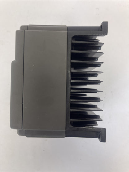 FUJI FVR0-4E9S-7EN INVERTER DRIVE OUTPUT 200-240VAC 3.0A 0.4kW 0.2-400HZ INPUT