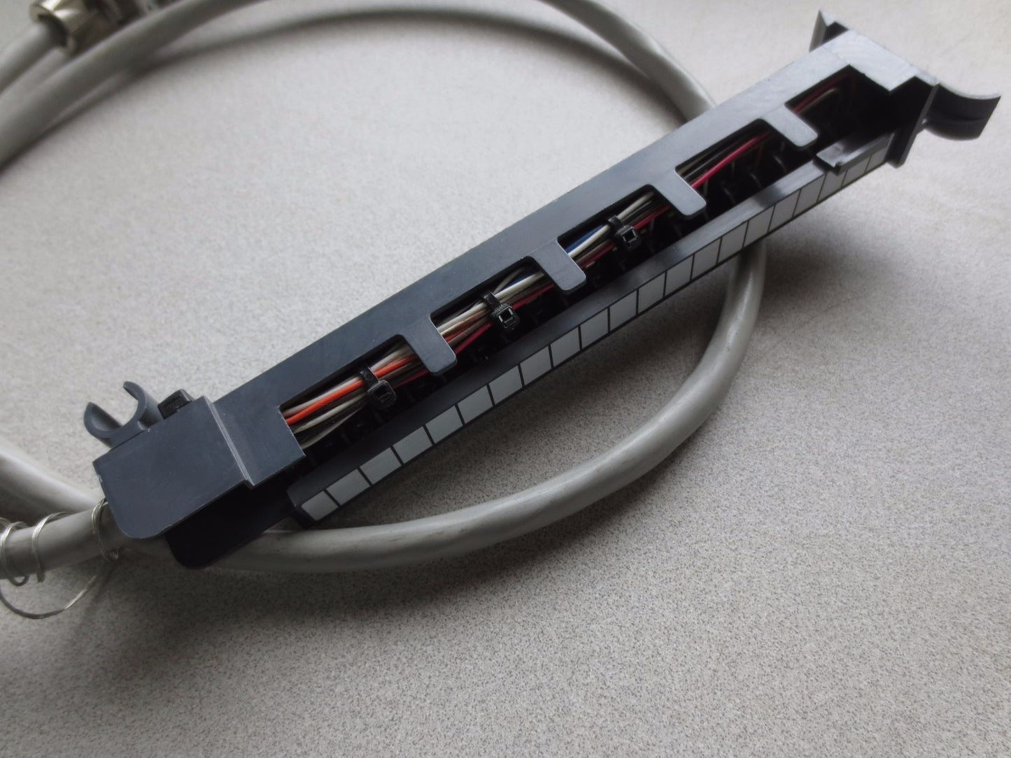 ALLEN-BRADLEY 1492-ACABLE010F PRE-WIRED CABLE for 1771-IFE, I/O MODULES