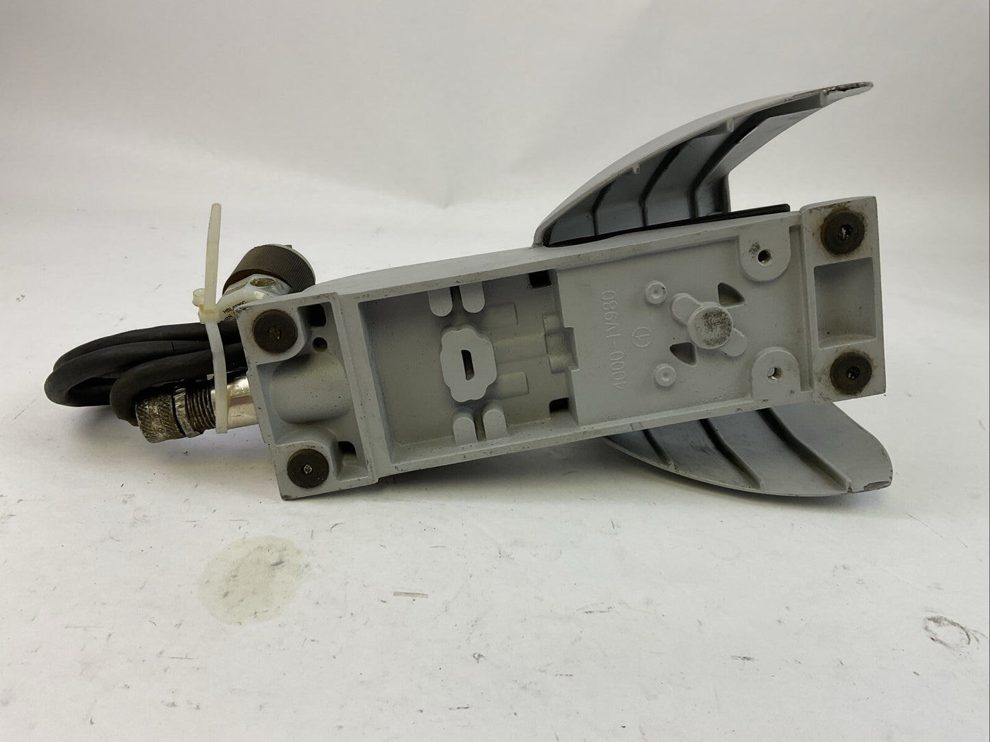 SCHMERSAL TFH 232-22 FOOT PEDAL AC-15 Ui 500V Uimp 6kV 240VAC 10A TYPE 5