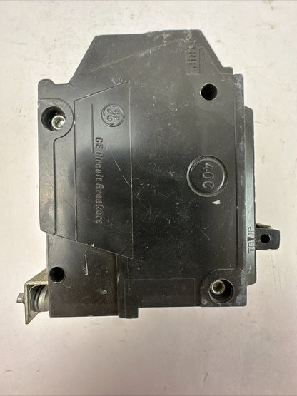 GE THQB2130 CIRCUIT BREAKER 30AMP 2POLE 120/240VAC HAS CRACKED/CHIPPED PLASTIC