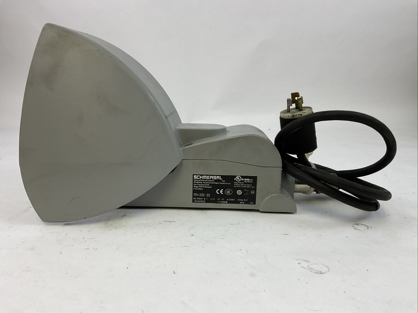SCHMERSAL TFH 232-22 FOOT PEDAL AC-15 Ui 500V Uimp 6kV 240VAC 10A TYPE 5
