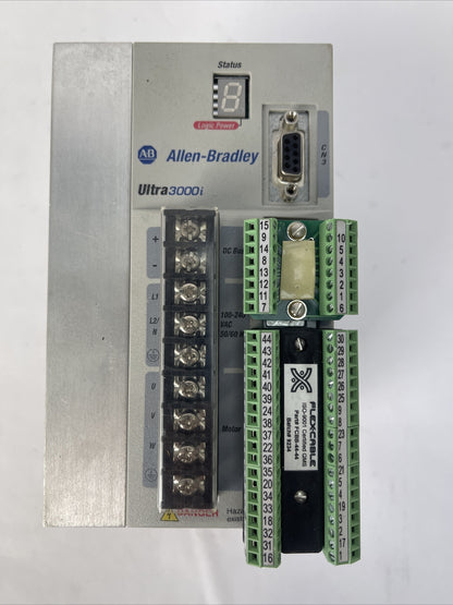 ALLEN BRADLEY 2098-DSD-010X AC DRIVE 120/240VAC SER C FIRMWARE VERSION V1.53 W/