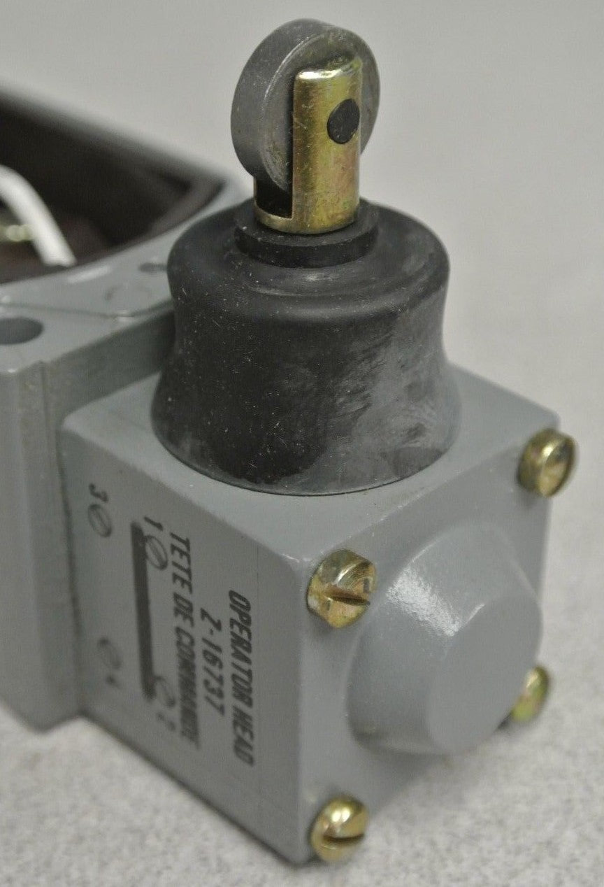 ALLEN-BRADLEY 802T-K1J1 OILTIGHT LIMIT SWITCH Ser. D / NON-PLUG-IN / NEW SURPLUS