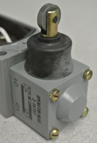 ALLEN-BRADLEY 802T-K1J1 OILTIGHT LIMIT SWITCH Ser. D / NON-PLUG-IN / NEW SURPLUS