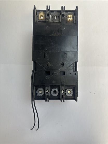 SIEMENS HFXD63B200 CIRCUIT BREAKER 3POLE 200AMP 600VAC DER A S01FD60 SHUNT TRIP