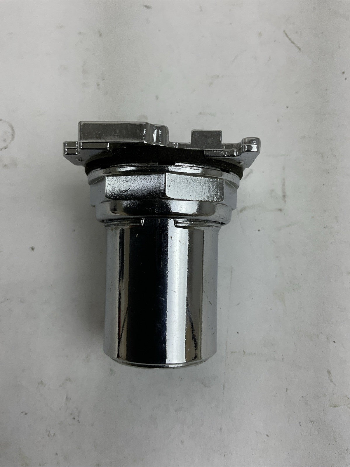CUTLER HAMMER 10250T15237H620 SELECTOR SWITCH KEY OPERATED 3 POSITION (NO KEY)