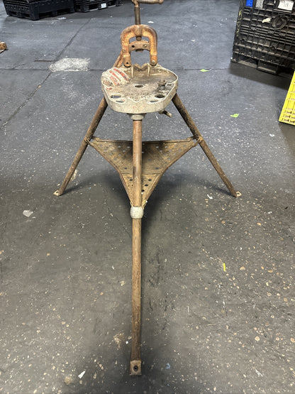 RIDGID NO 40A TRISTAND
