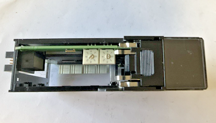 ALLEN BRADLEY 1756-DHRI0 COMMUNITCATION INTERFACE FW:7.2 24VDC