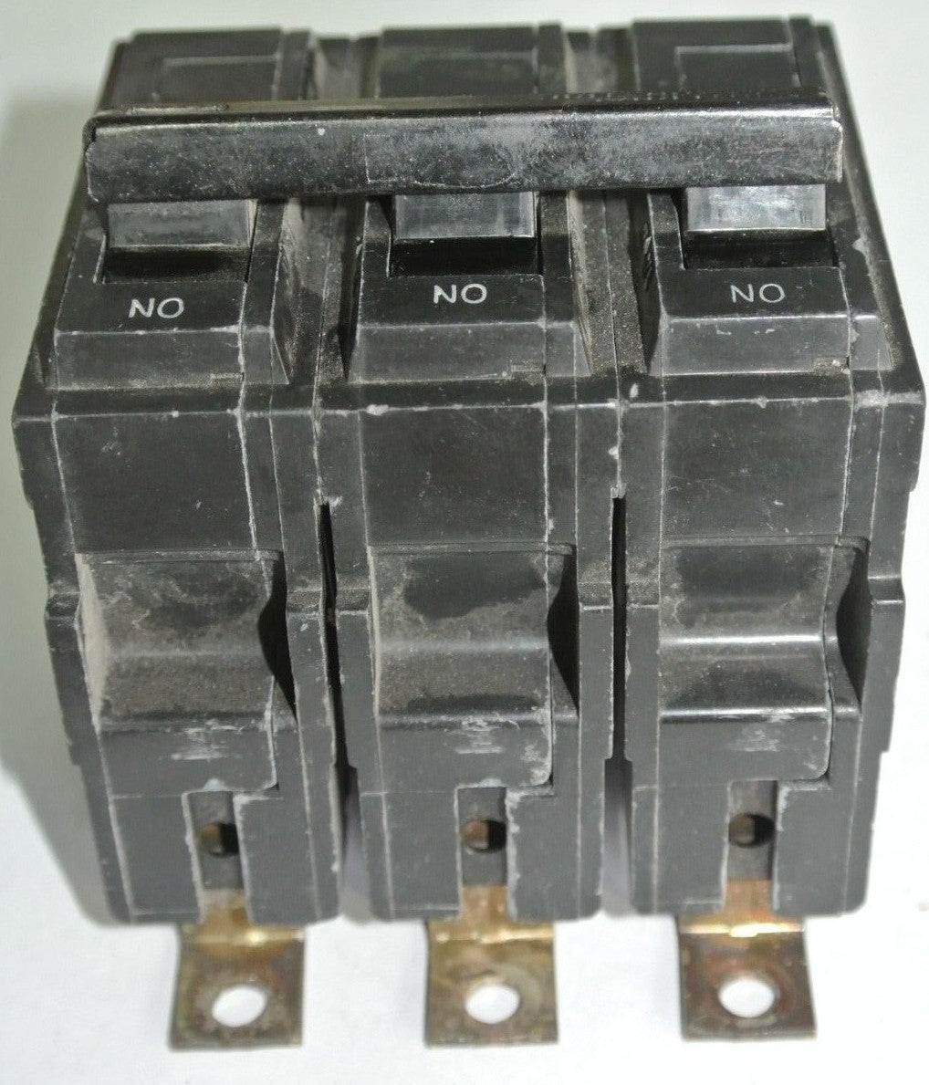 GENERAL ELECTRIC 3-POLE CIRCUIT BREAKER 15A - COMMON-TRIP