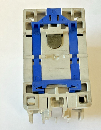 CUTLER HAMMER CE15ANS3AB CONTACTOR SIZE A  110/120V 50/60HZ SER.B1 7A