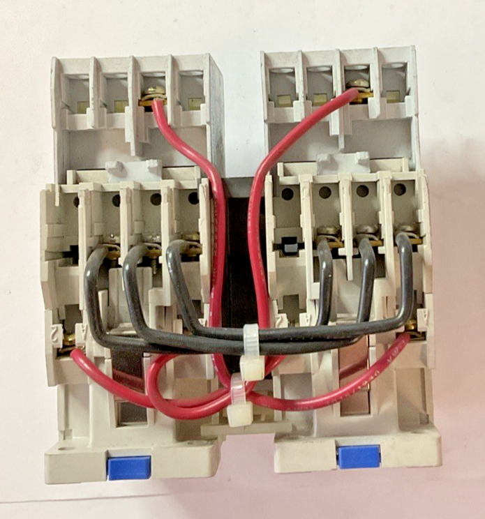 CUTLER HAMMER CE55AN3AB REVERSING  CONTACTOR SIZE A 3POLE 460V 7A 50/60HZ