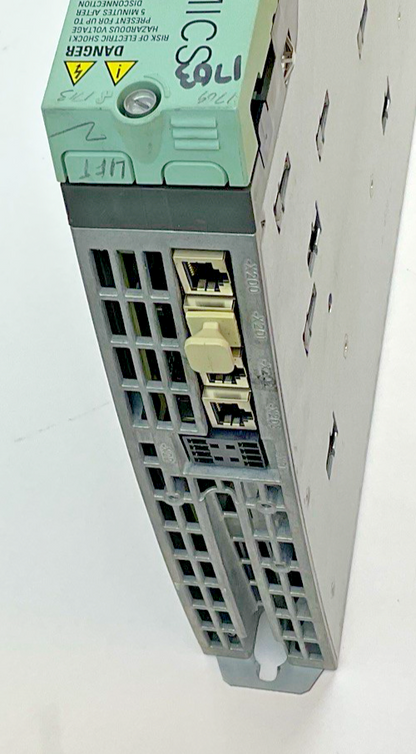 SIEMENS 6SL3120-2TE15-0AA3 DOUBLE MOTOR MODULE 5A 600VDC 50/60HZ