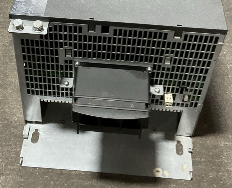 SIEMENS 6SL3120-1TE31- 3AA3 SINGLE MOTOR MODULE 600VDC 132A VER.E