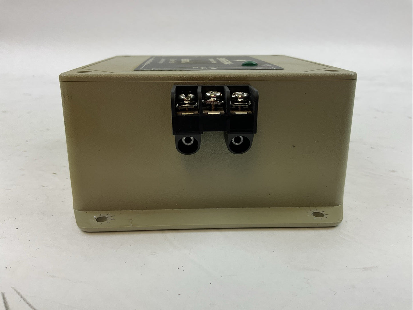 EMERSON NETWORK POWER IC+107 ISLATROL AC POWER FILTER W/ACTIVE TRACKING 120VAC