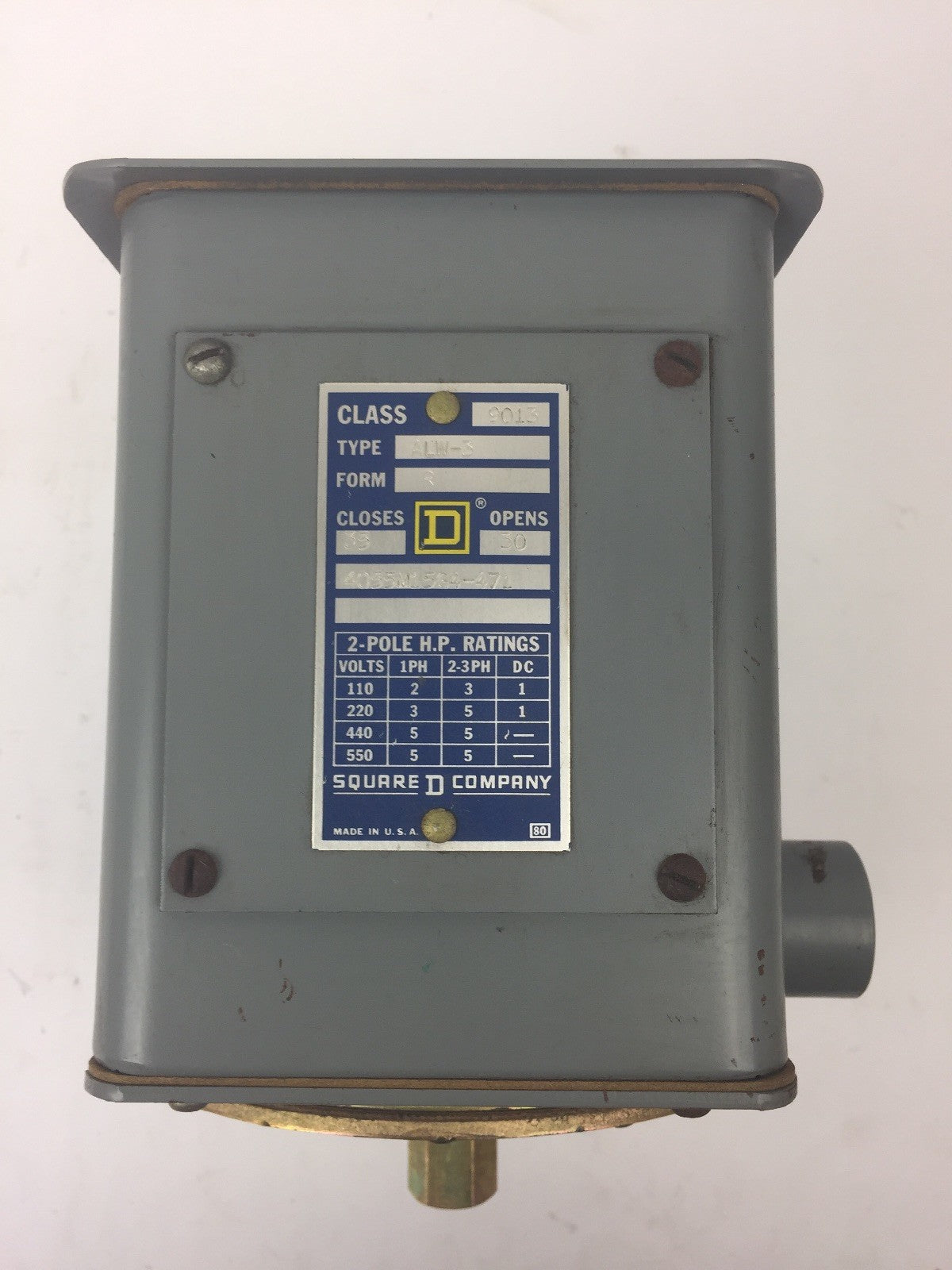 SQUARE D CLASS 9013 TYPE ALW-3 PRESSURE SWITCH 550V CLOSES 35 OPEN 30