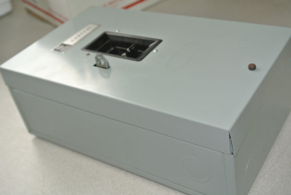 GE CR1062S5A - MANUAL MOTOR STARTER / TOGGLE SWITCH in ENCLOSURE / NEW SURPLUS