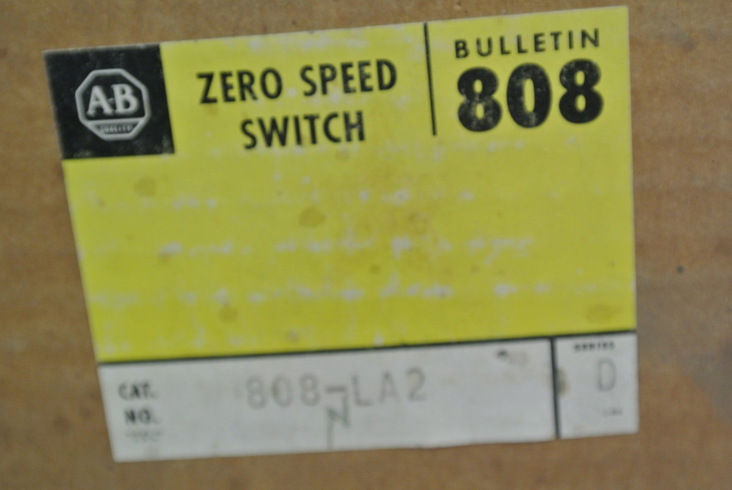 ALLEN-BRADLEY 808-LA2, Ser. D - LOCKOUT RELAY - 240V, 60Hz - NEW SURPLUS