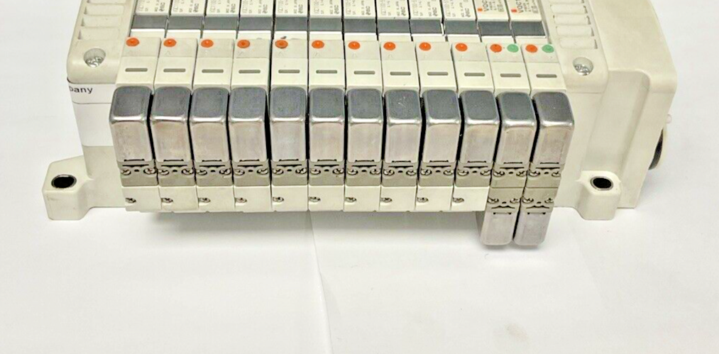 SMC VV5QC11-12B6FD1-BNS MANIFOLD VQC1100-51(10) VQC1400-51(2)