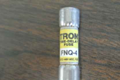 BOX of 10 / BUSS FNQ-4 TIME-DELAY FUSE 4A / 500V / NEW SURPLUS