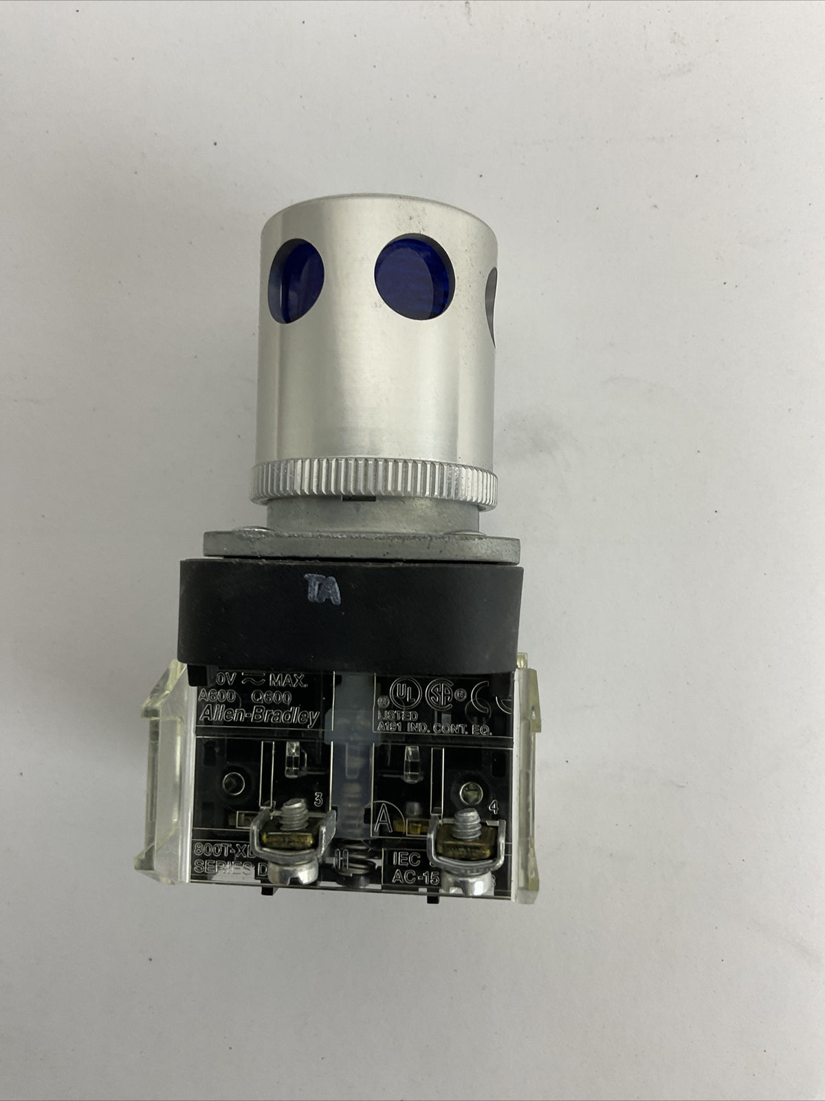 ALLEN BRADLEY 800T-QA24BD1 SER T  24V BLUE LENS ILLUMINATED TYPE 4,13