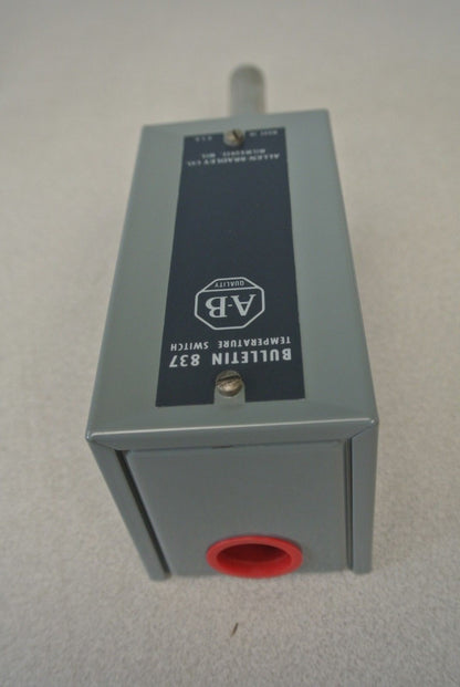 ALLEN-BRADLEY 837-AT11-JMC TEMPERATURE SWITCH / 90-200° F / NEW SURPLUS