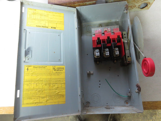 EATON / CUTLER-HAMMER DH361UGK 600V 30A HEAVY DUTY FUSIBLE SAFETY SWITCH