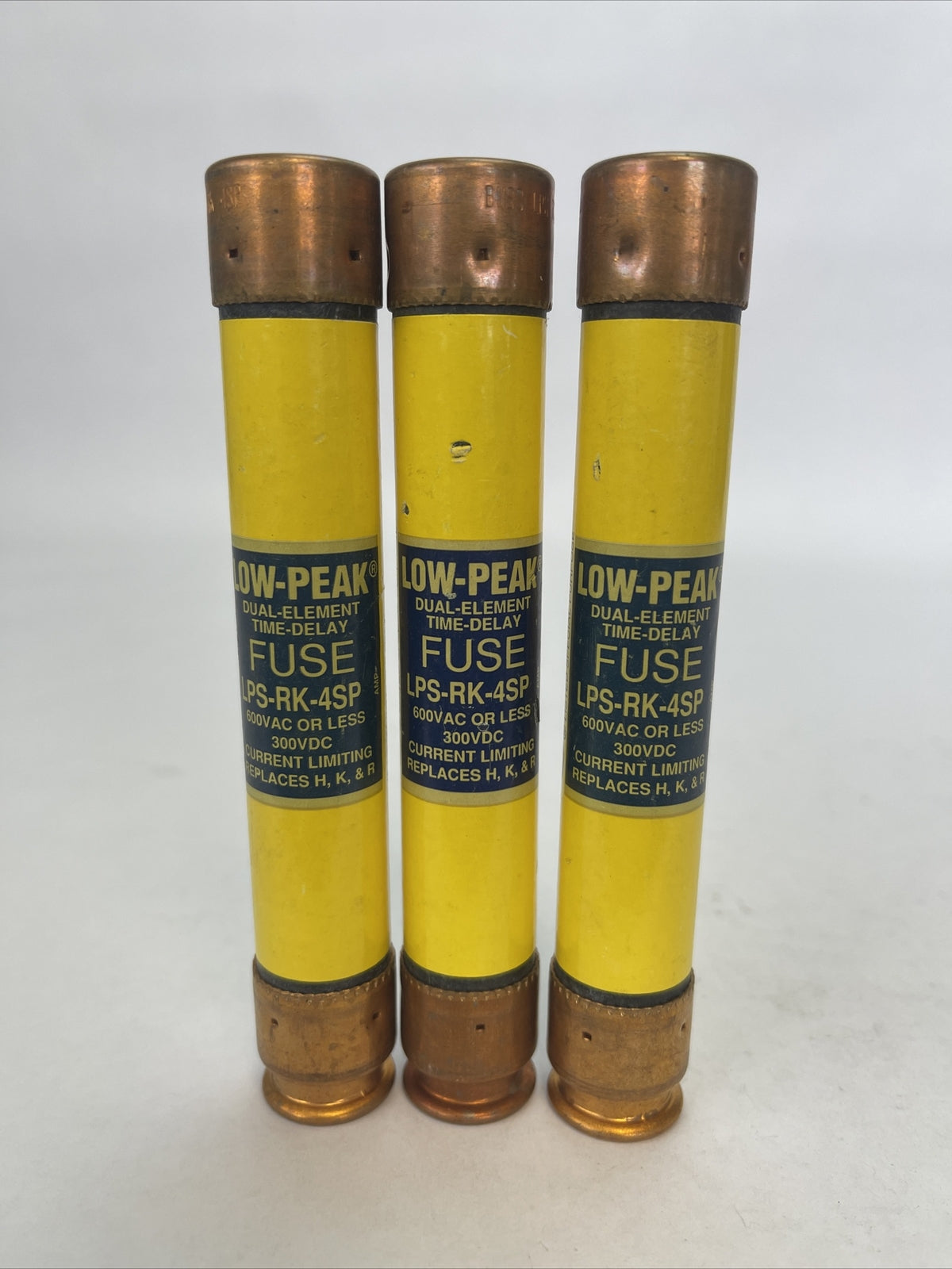 COOPER BUSSMANN LPS-RK-4SP LOW-PEAK DUAL ELEMENT FUSE 600VAC 300VDC (LOT OF 3)