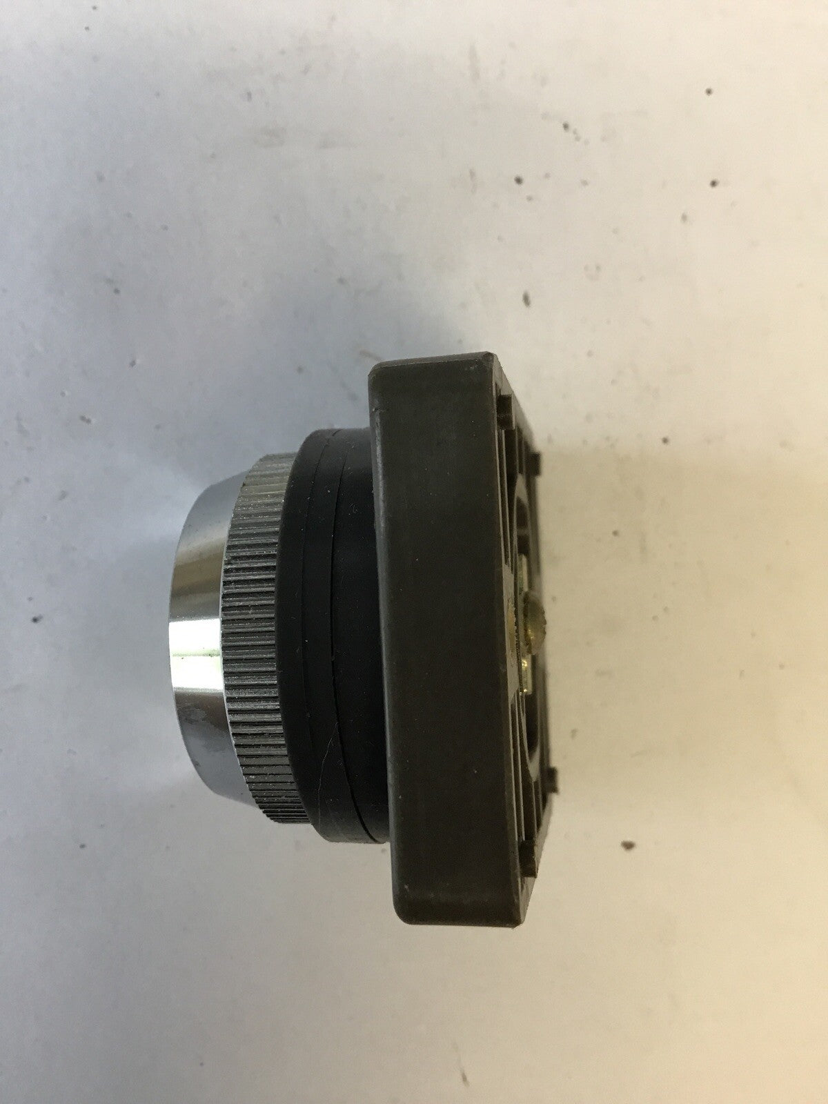 IDEC ABS 100 PUSH BUTTON COMPONENT***LOTOF3***