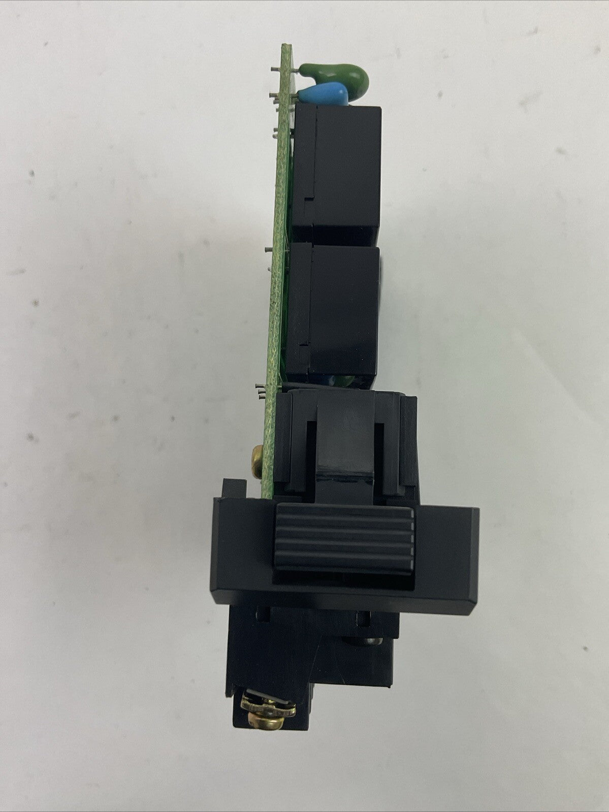 GE FANUC IC610MDL104A DC IN / RELAY OUT 8 CIRCUITS MODULE
