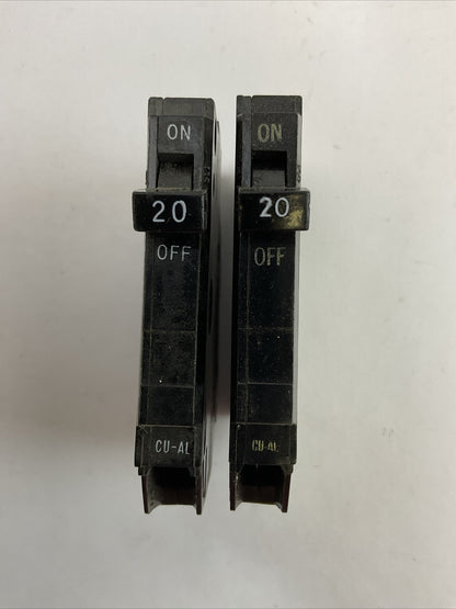 GE TQP120 PLUG IN CIRCUIT BREAKER 1POLE 20AMP 120/240VAC (LOT OF 2)