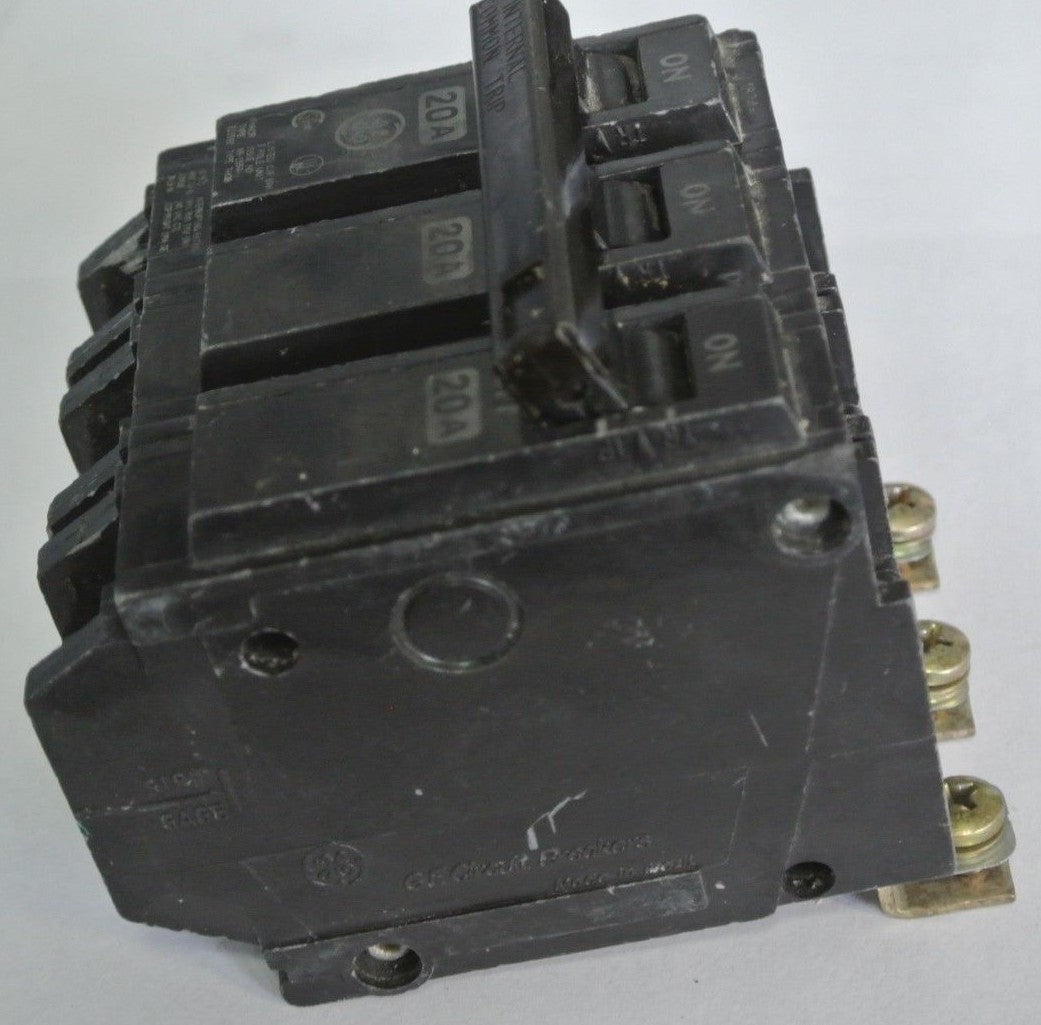 GGENERAL ELECTRIC CIRCUIT BREAKER - 3-POLE w/ COMMON TRIP - 20A - BOLT-ON