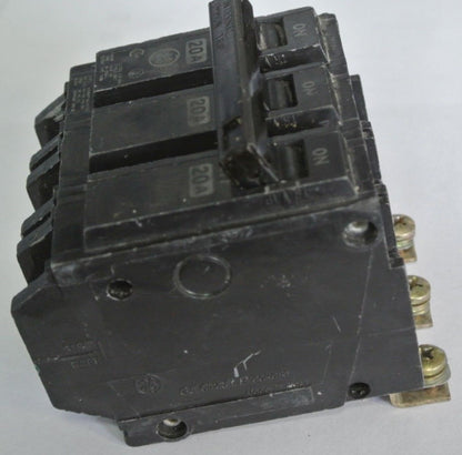 GGENERAL ELECTRIC CIRCUIT BREAKER - 3-POLE w/ COMMON TRIP - 20A - BOLT-ON