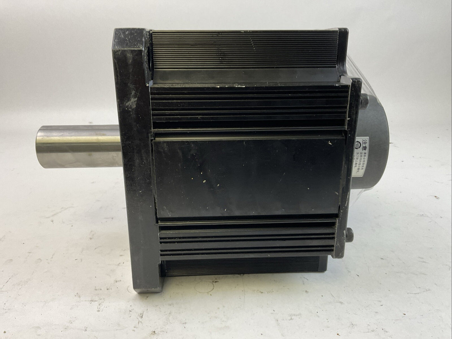 PANASONIC MHMA202P1G AC SERVO MOTOR 200VAC 2000 R/MIN MISSING SCREWS
