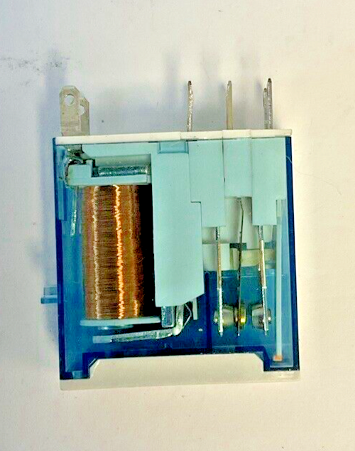 ALLEN BRADLEY 700-HK32Z24 SLIM LINE RELAY 24VDC SER.B ****LOTOF4****