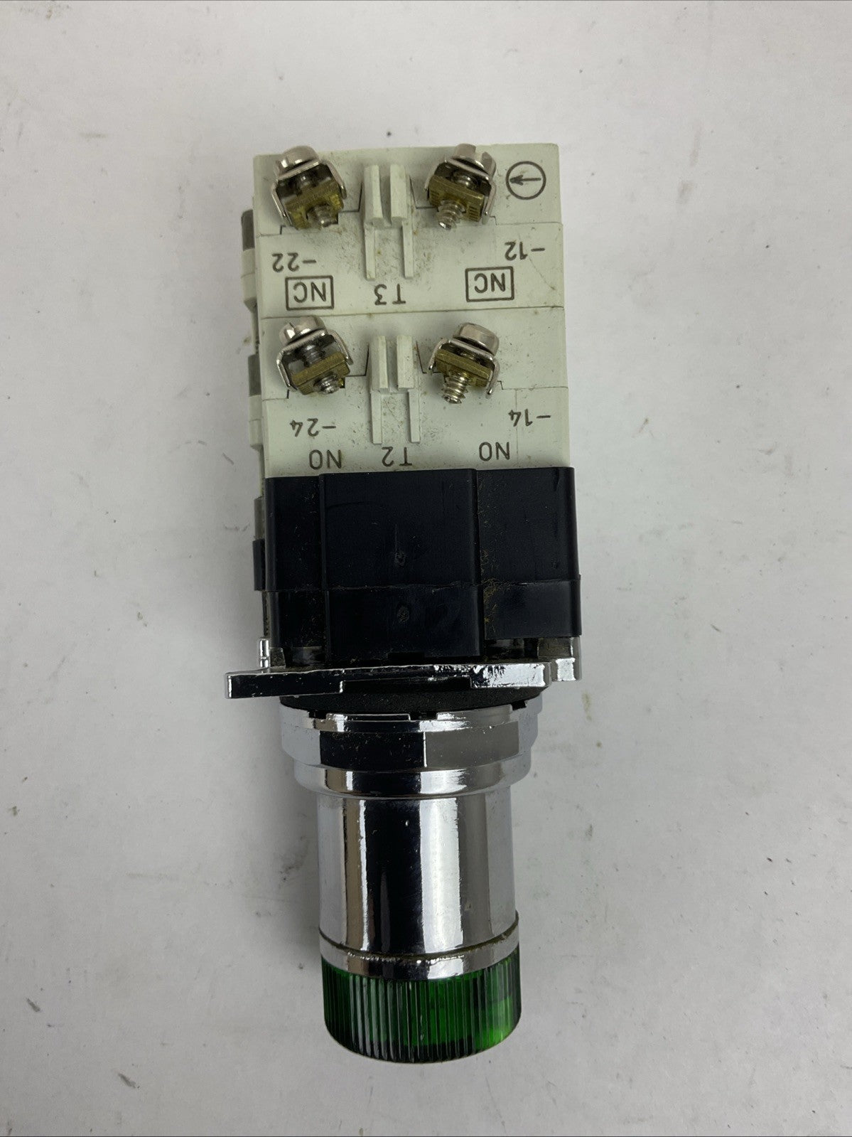 CUTLER HAMMER 10250ED1117-3KG ILLUMINATED SELECTOR SWITCH 3 POS GREEN KNOB 120V