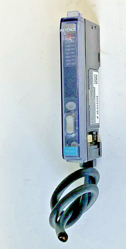 KEYENCE FS-V11P FIBER OPTIC SENSOR 24VDC