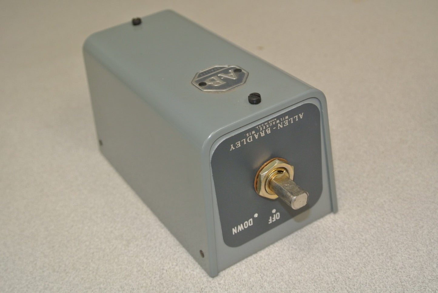 ALLEN-BRADLEY 806-984393 ROTARY PILOT SWITCH, BALL LEVER / NEW SURPLUS