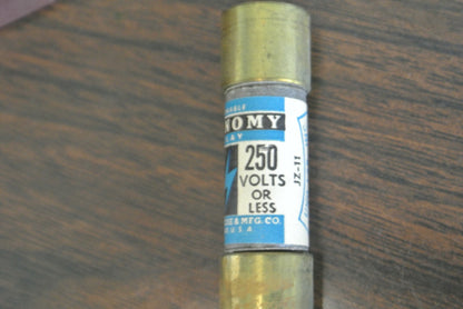 ECONOMY F-1525 RENEWABLE FUSE / 15A / 250V / NEW SURPLUS / EACH