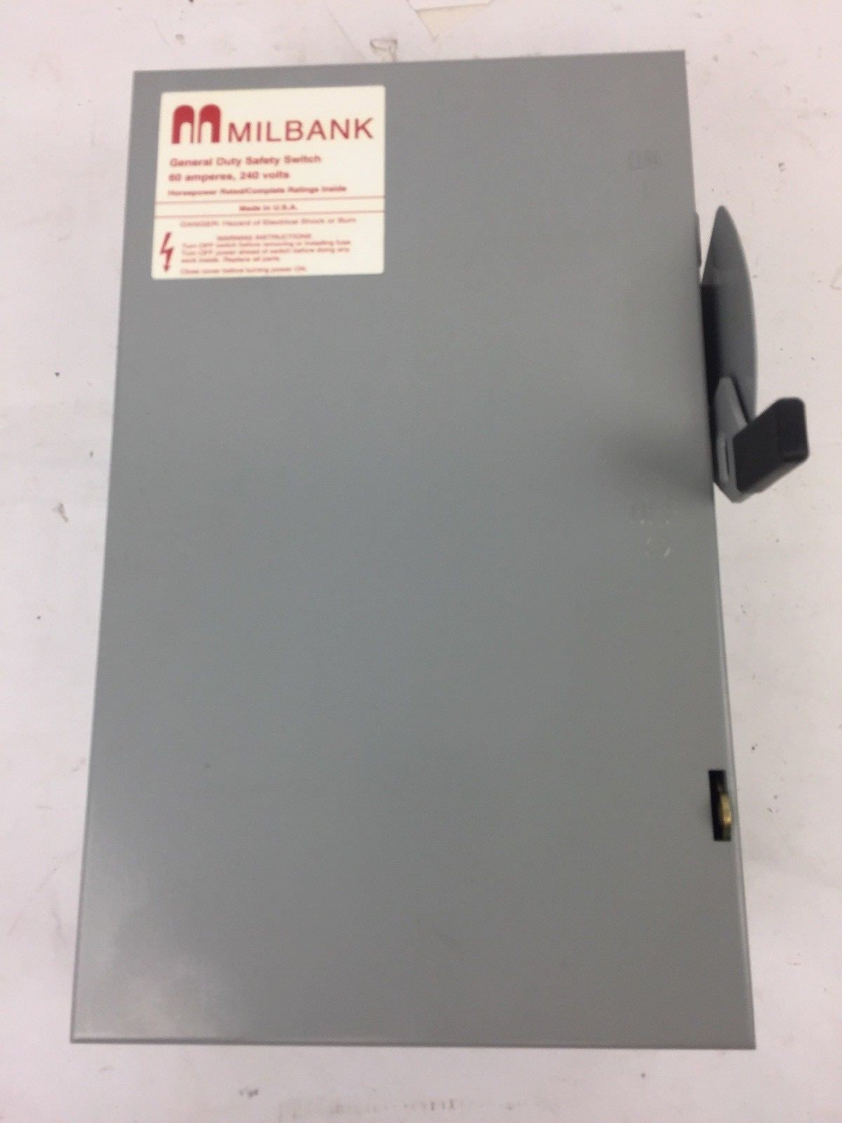 MILBANK MG222NGB GENERAL DUTY SAFETY SWITCH 60A 340V 3 WIRE S/N FUSIBLE TYPE 1
