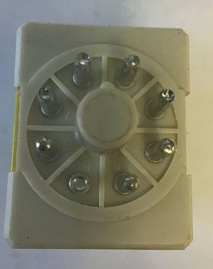 IDEC RR2P-U RELAY 24VAC ***LOTOF3***