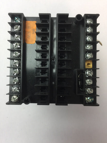 BARBER-COLMAN 15Q3-0JF01-000-0-00 CONTROLLER 85/250VAC, 50/60HZ,30VA,SINGLE PHAS