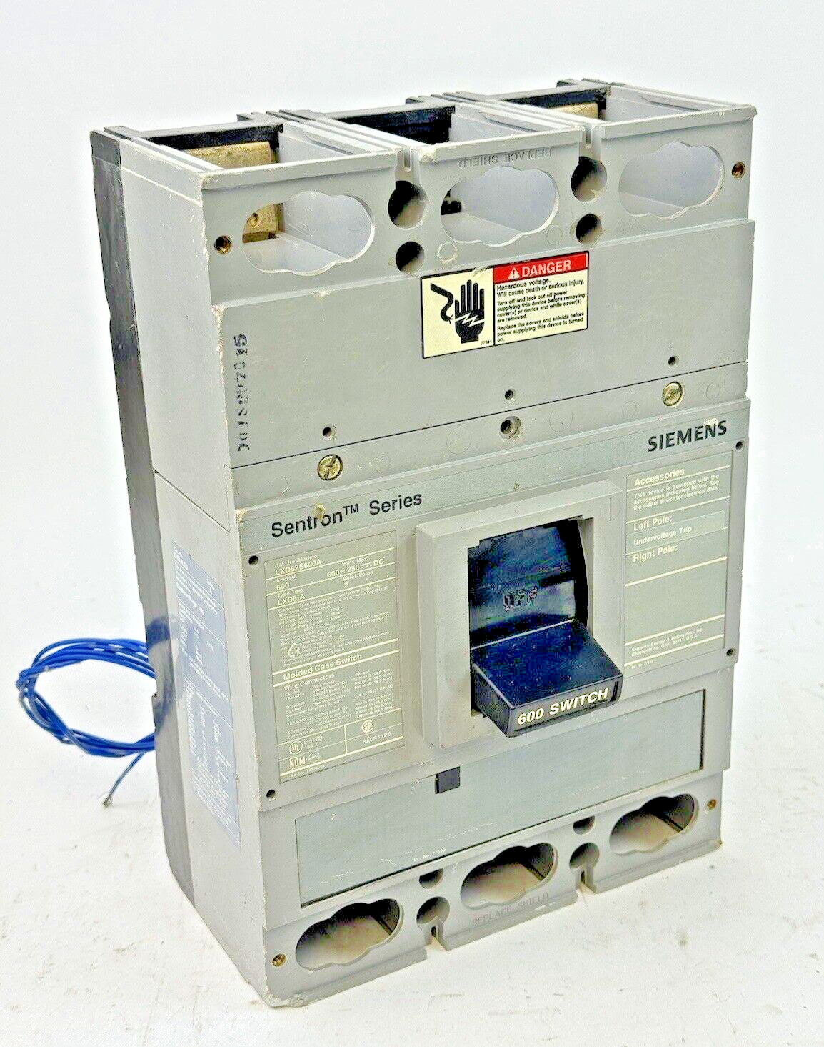 SIEMENS - LXD62S600A - SWITCH W/ U10JLD6 UNDERVOLTAGE TRIP - 2 POLE/600A/600VAC